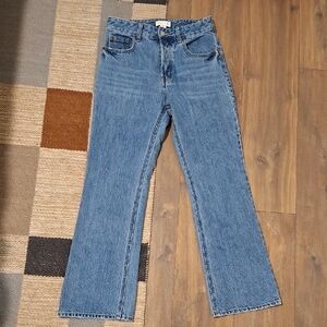 H&M Women's Mini Boot-cut/Flare Mid-wash 100% Cotton Blue Jeans (Size US 4)